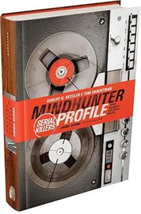 Capa do livro Mindhunter Profile: Serial Killers